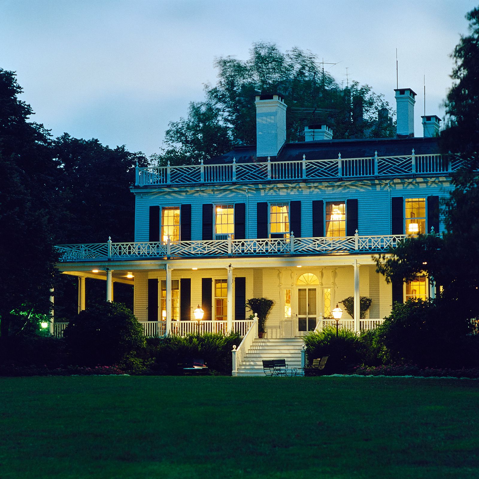 The Ghosts of Gracie Mansion, Which Zohran Mamdani and Rama Duwaji Now Call Home